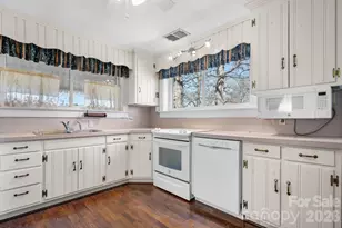 3335 25th Ave NE, Hickory, NC 28601 - Photo 8