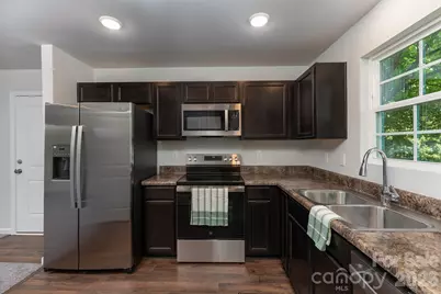 27 Forest Park Road, Marion, NC 28752 - Photo 4