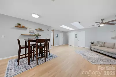 2200 6th Street NW #3A, Hickory, NC 28601 - Photo 8