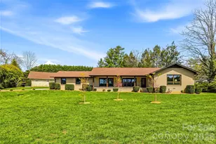 910 Rutledge Annex, Hendersonville, NC 28739 - Photo 2