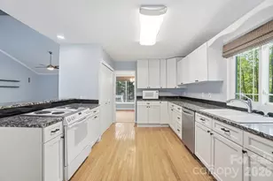 12251 Mallard Ridge Dr, Charlotte, NC 28269 - Photo 14