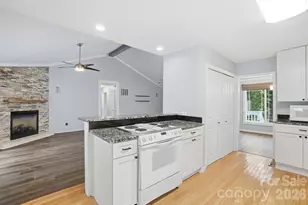 12251 Mallard Ridge Dr, Charlotte, NC 28269 - Photo 18