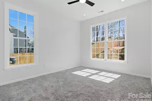 7702 Harrington Woods Rd, Charlotte, NC 28269 - Photo 20