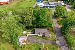 201 East Ave, Morganton, NC 28655 - Photo 32