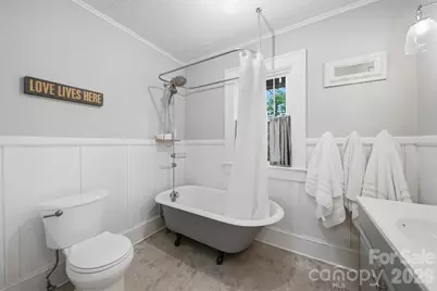201 East Avenue, Morganton, NC 28655 - Photo 18