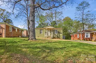 1716 Catherine Simmons Ave, Charlotte, NC 28216 - Photo 2