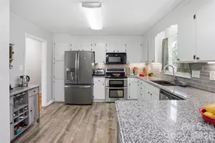 3918 Plum St, Conover, NC 28613 - Photo 6