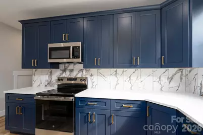 912 B Rhode Island Avenue NW, Kannapolis, NC 28083 - Photo 4