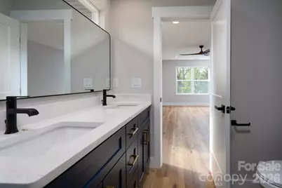 912 B Rhode Island Avenue NW, Kannapolis, NC 28083 - Photo 16