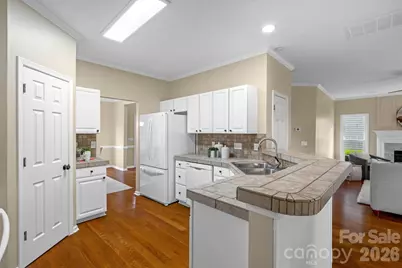 8501 Tonawanda Drive, Charlotte, NC 28277 - Photo 16
