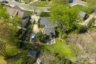 2009 Hassell Pl, Charlotte, NC 28209 - Photo 10