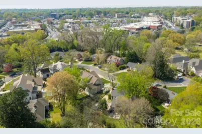 2009 Hassell Place, Charlotte, NC 28209 - Photo 2