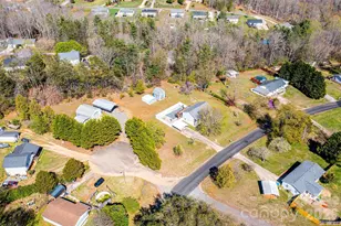 2681 Tumbleweed Dr, Lenoir, NC 28645 - Photo 2