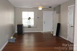 10118 Frosty Ln, Charlotte, NC 28216 - Photo 8