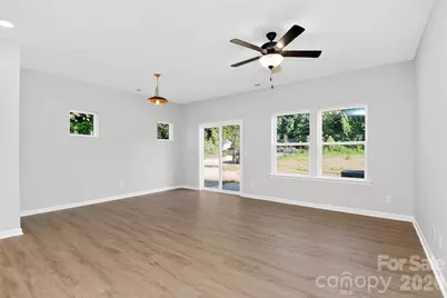 341 N Hoskins Road, Charlotte, NC 28216 - Photo 6