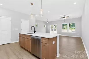 341 N Hoskins Rd, Charlotte, NC 28216 - Photo 6