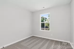 341 N Hoskins Rd, Charlotte, NC 28216 - Photo 18