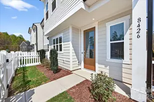 8426 Discovery Ln, Charlotte, NC 28216 - Photo 2