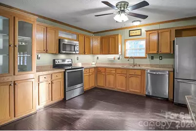 308 E Cleveland Avenue, Bessemer City, NC 28016 - Photo 8