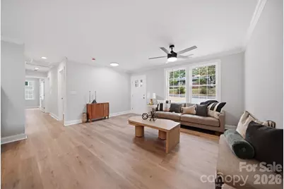 1298 18th Street NE, Hickory, NC 28601 - Photo 2