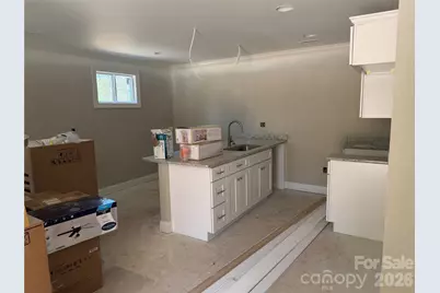 1298 18th Street NE, Hickory, NC 28601 - Photo 2