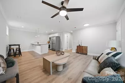 1298 18th Street NE, Hickory, NC 28601 - Photo 2