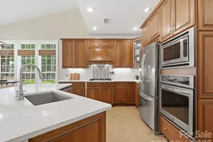 809 Savile Ln, Fort Mill, SC 29715 - Photo 18