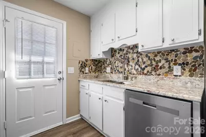 525 12th Street SW #30, Hickory, NC 28602 - Photo 6