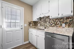 525 12th Street SW, Hickory, NC 28602 - Photo 6