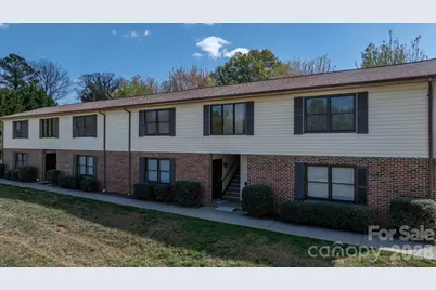 525 12th Street SW #30, Hickory, NC 28602 - Photo 2