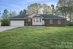 7004 Forest Hills Dr, Denver, NC 28037 - Photo 2