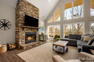 666 Never Blue Rd, Flat Rock, NC 28731 - Photo 14