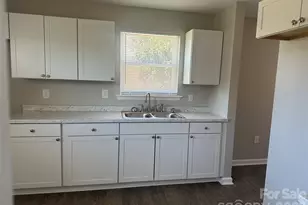 509 Skipwith Pl, Charlotte, NC 28217 - Photo 8