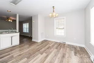 807 King Arthur Dr, Gastonia, NC 28056 - Photo 10