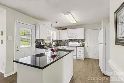 12511 Panthersville Drive, Charlotte, NC 28269 - Photo 14