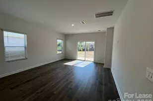 1524 31st St NE, Conover, NC 28613 - Photo 4