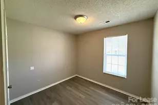 333 E Todd Ln, Charlotte, NC 28208 - Photo 16