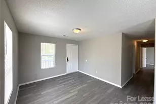 333 E Todd Ln, Charlotte, NC 28208 - Photo 2