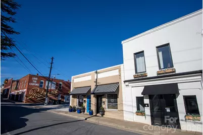 205 S Academy Street, Lincolnton, NC 28092 - Photo 2