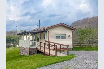 107 Mockingbird Lane, Burnsville, NC 28714 - Photo 2