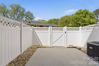1336 Green Oaks Lane #E, Charlotte, NC 28205 - Photo 26