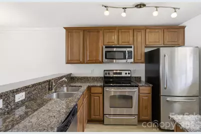 1336 Green Oaks Lane #E, Charlotte, NC 28205 - Photo 8