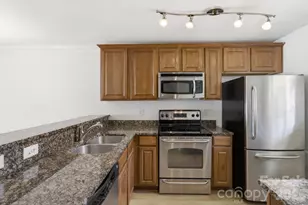 1336 Green Oaks Ln, Charlotte, NC 28205 - Photo 8