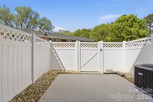 1336 Green Oaks Ln, Charlotte, NC 28205 - Photo 34