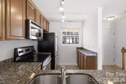 1336 Green Oaks Lane #E, Charlotte, NC 28205 - Photo 10
