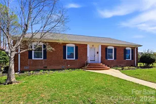 1280 Queensgate St, Gastonia, NC 28054 - Photo 2