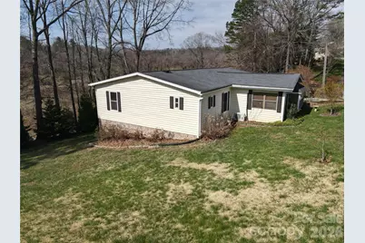200 Cranbrook Circle, Hendersonville, NC 28792 - Photo 2
