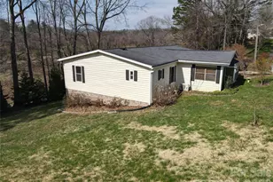 200 Cranbrook Cir, Hendersonville, NC 28792 - Photo 2