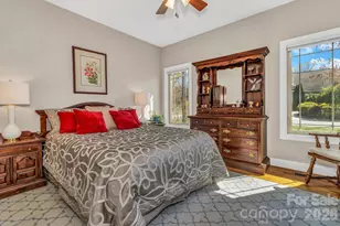 122 Craggy St, Black Mountain, NC 28711 - Photo 6