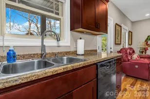 122 Craggy St, Black Mountain, NC 28711 - Photo 24